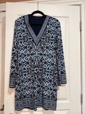 White House Black Market Blue Print Shift Dress Long Sleeve V Neck Small